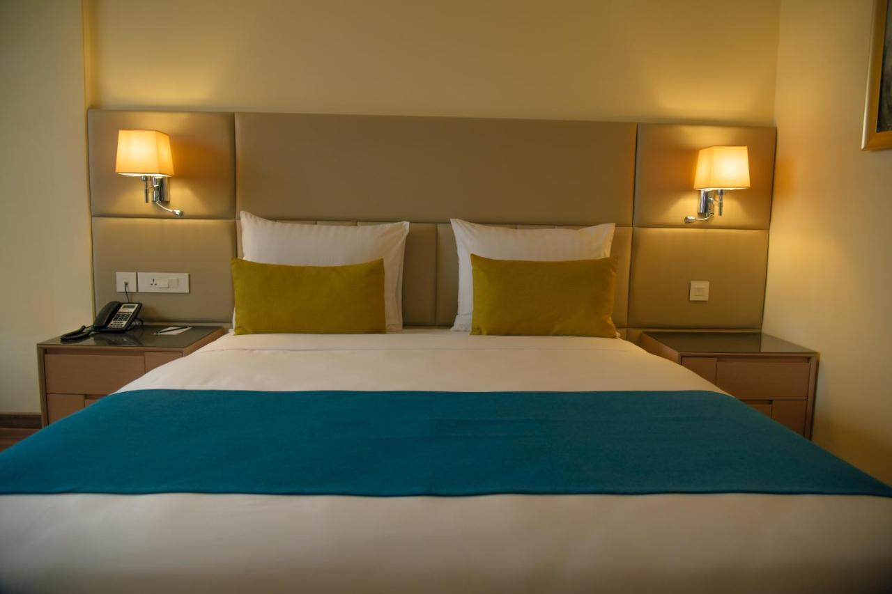 Bravia Hotel Niamey Bagian luar foto