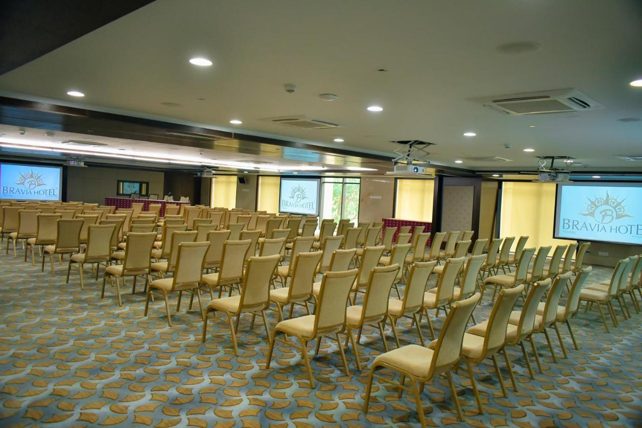 Bravia Hotel Niamey Bagian luar foto