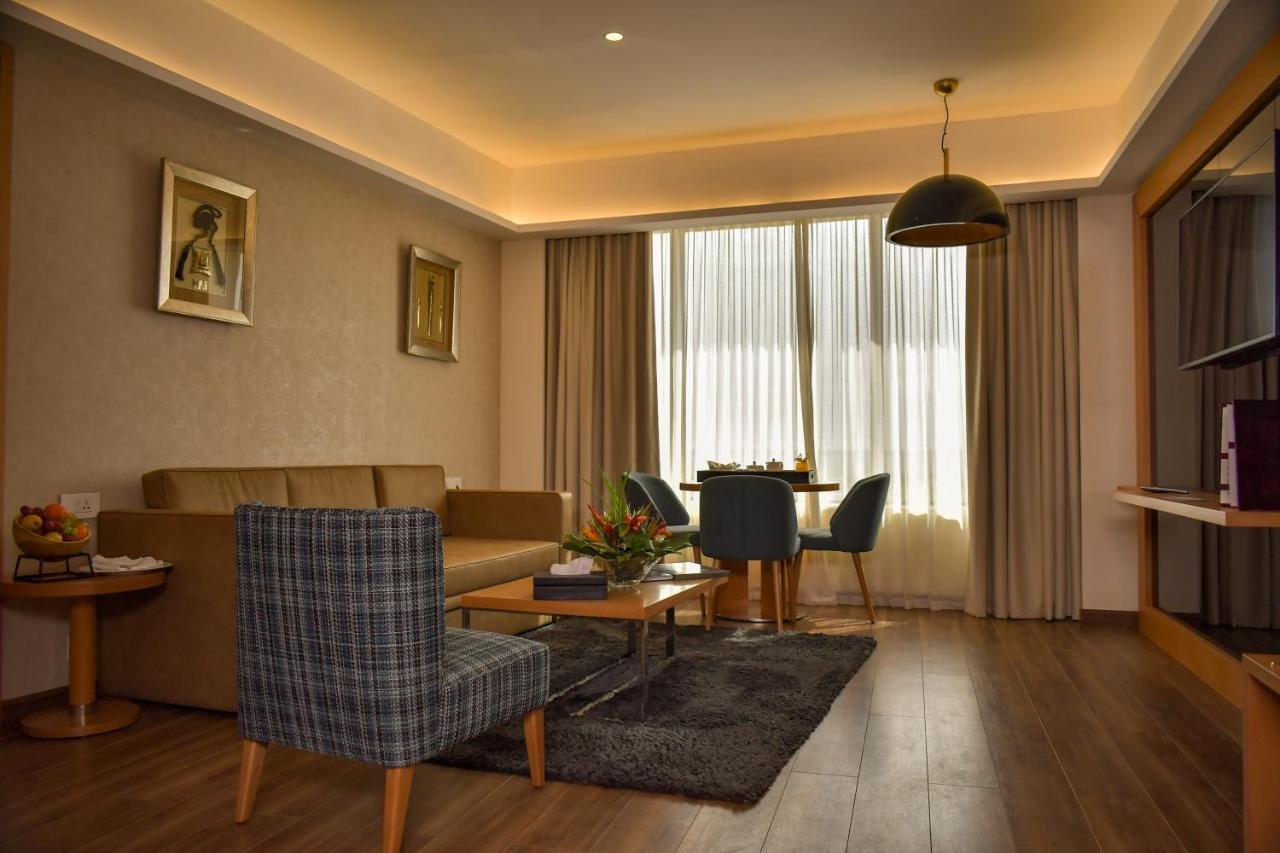 Bravia Hotel Niamey Bagian luar foto