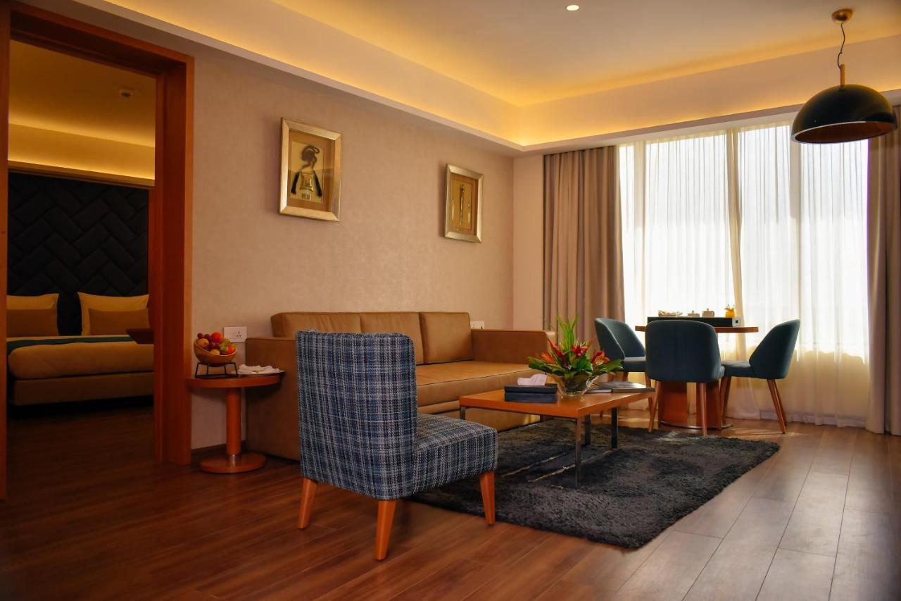 Bravia Hotel Niamey Bagian luar foto