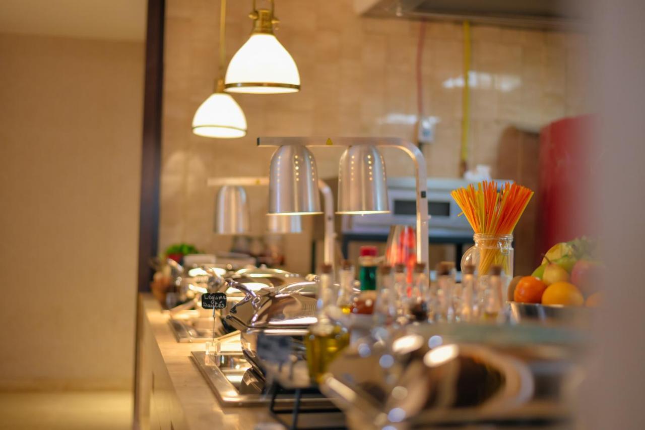 Bravia Hotel Niamey Bagian luar foto