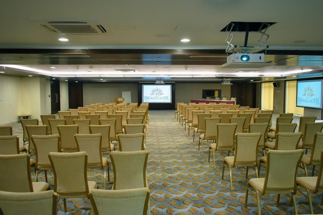 Bravia Hotel Niamey Bagian luar foto