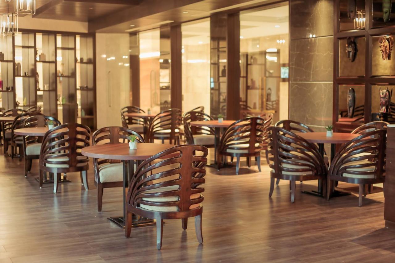 Bravia Hotel Niamey Bagian luar foto