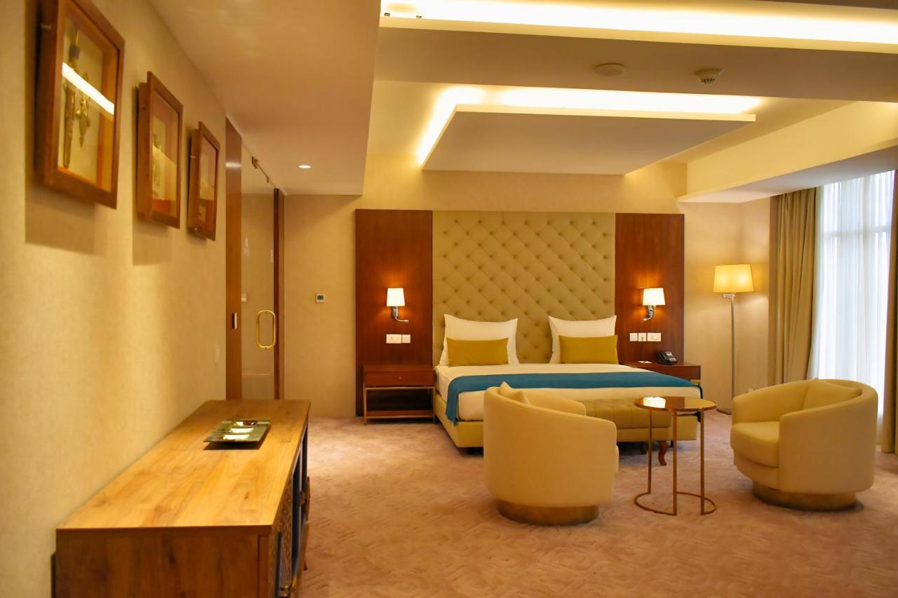 Bravia Hotel Niamey Bagian luar foto