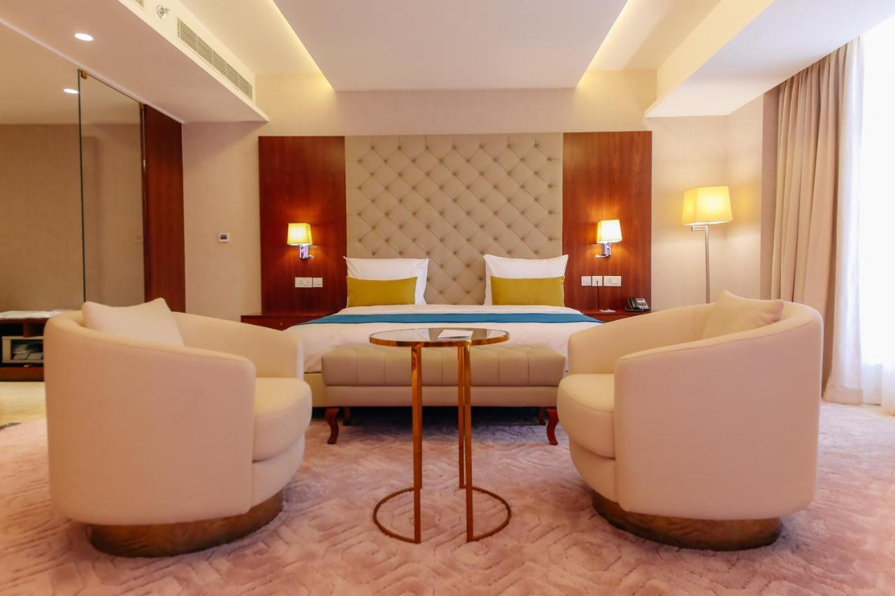 Bravia Hotel Niamey Bagian luar foto