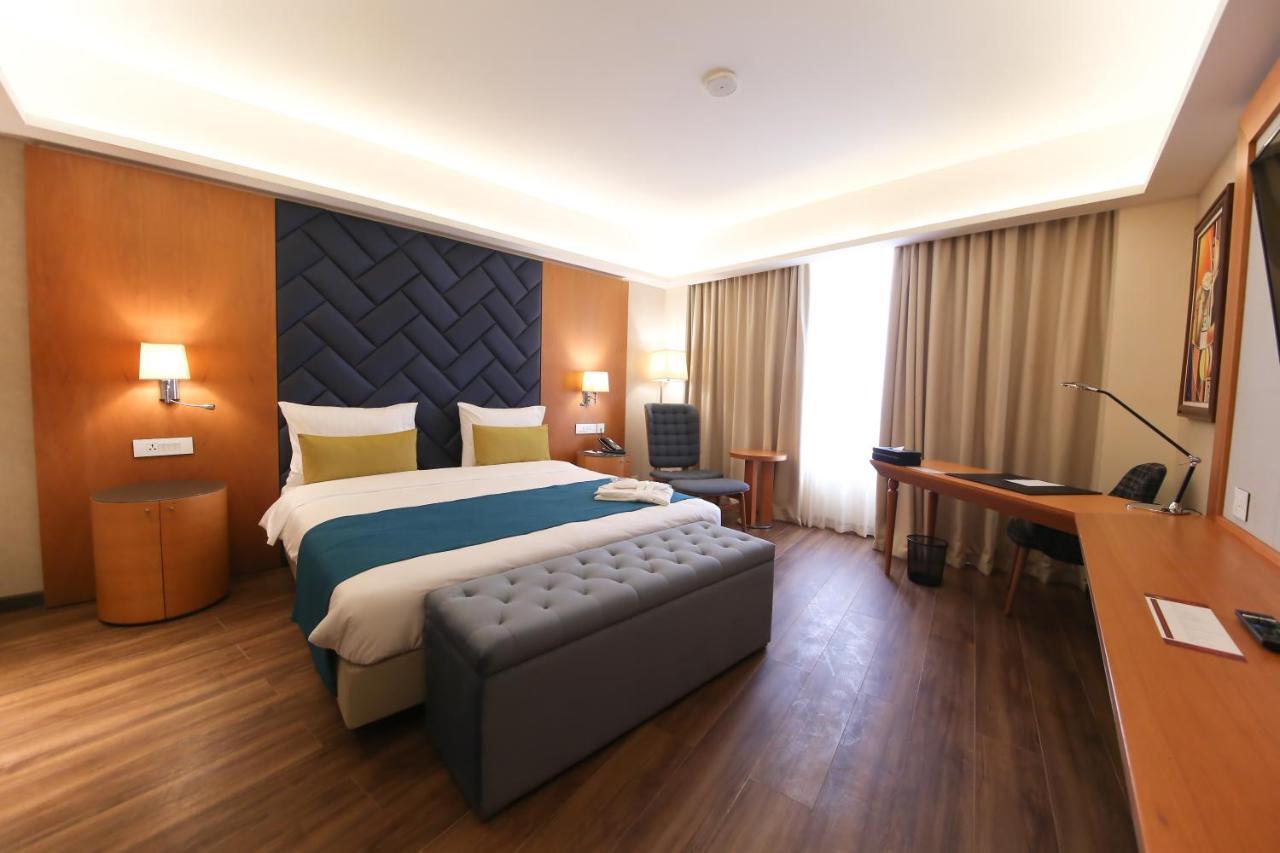 Bravia Hotel Niamey Bagian luar foto